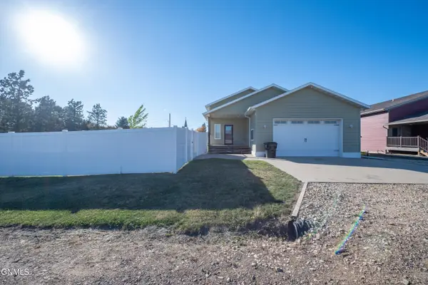 210 B Street S, Richardton, ND 58652