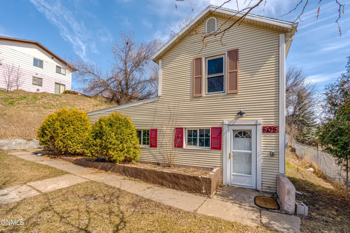 505 10th Street, Bismarck, ND 58504 - #1
