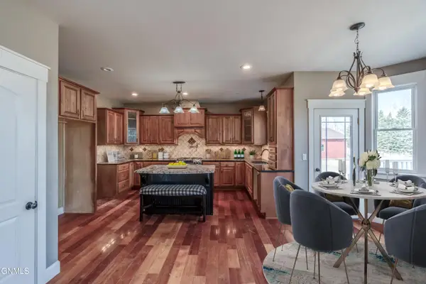 6160 Sky Lane, Bismarck, ND 58503