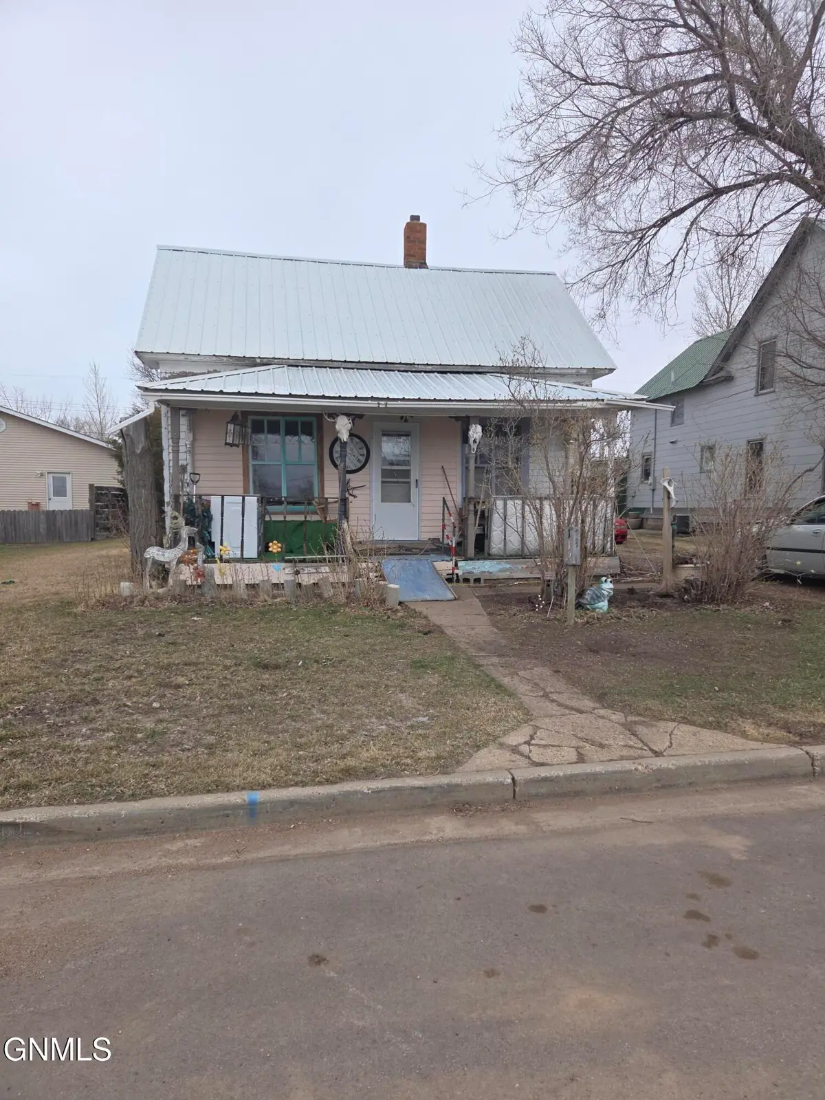 112 4th Street S, Glen Ullin, ND 58631 - #1