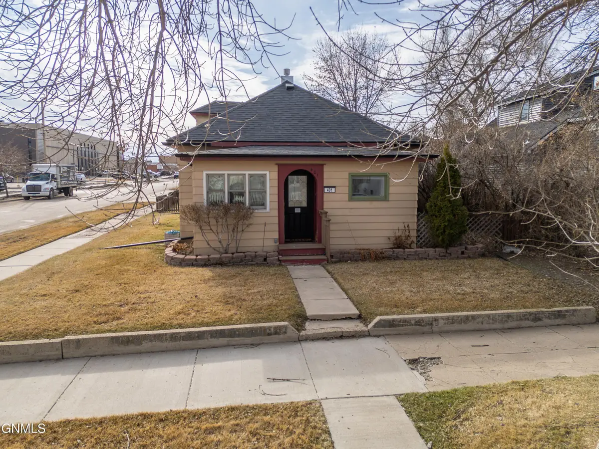 401 4th Avenue E, Williston, ND 58801 - #1