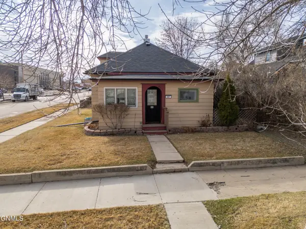 401 4th Avenue E, Williston, ND 58801