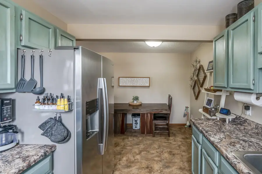 1905 10th Avenue Se, Mandan, ND 58554 - #3