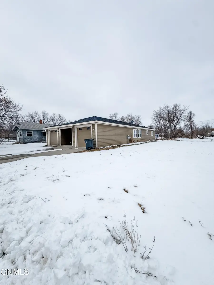 503 1st Avenue Ne, Crosby, ND 58730 - #3