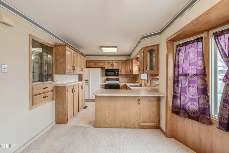 1046 29th Street, Bismarck, ND 58501 - #2