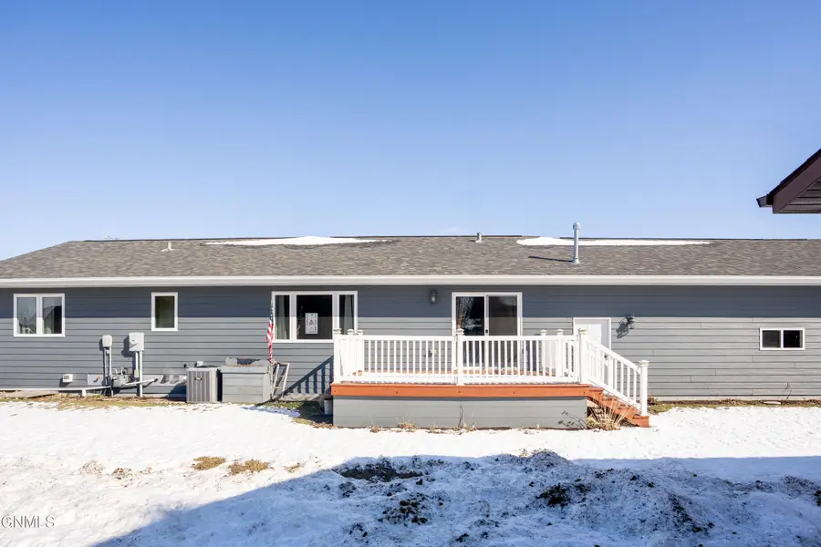 1315 8th Street Sw, Jamestown, ND 58401 - #2