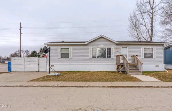 1119 University Drive #1101, Bismarck, ND 58504