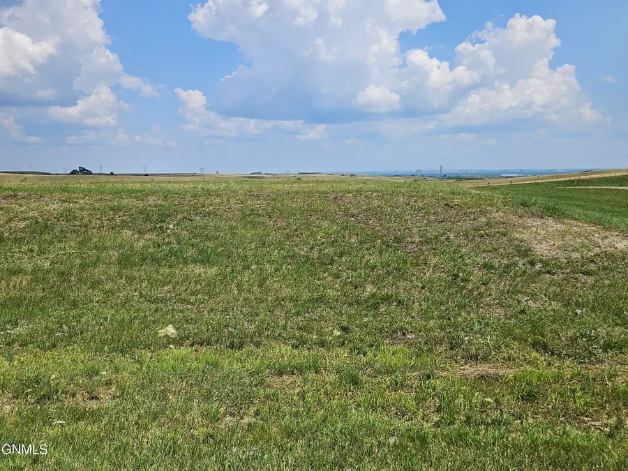 4538 Trailblazer Loop, Mandan, ND 58554 - #2