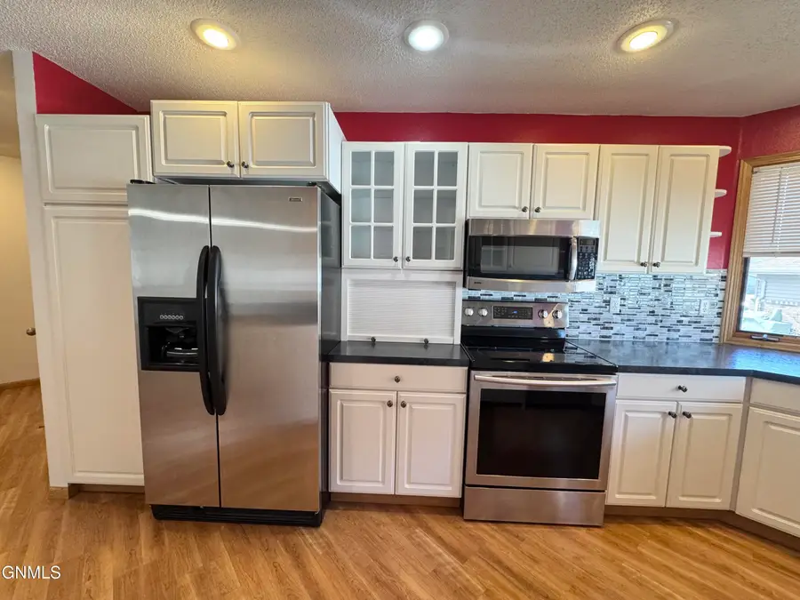 3033 19th Street, Bismarck, ND 58503 - #2