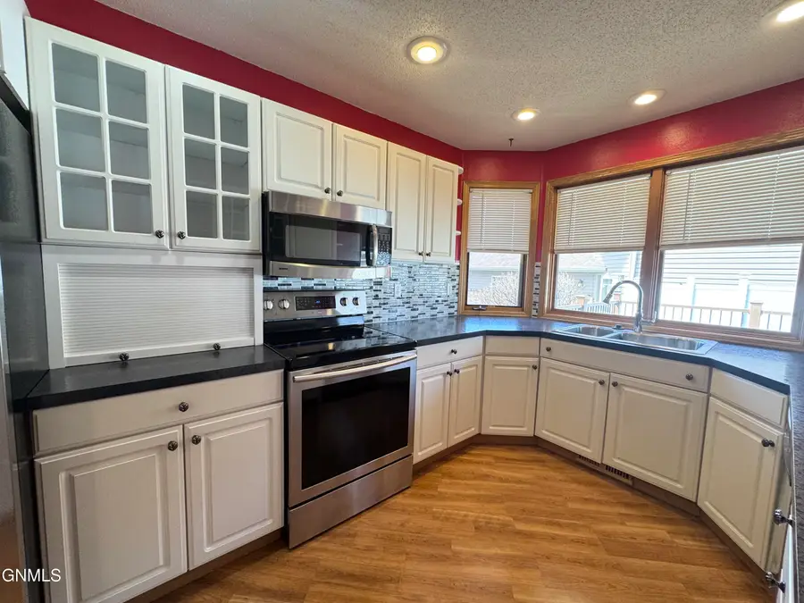 3033 19th Street, Bismarck, ND 58503 - #3