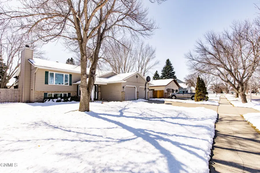 2408 34th Avenue S, Fargo, ND 58104 - #3