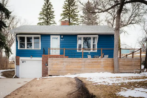 917 2nd Place Ne, Jamestown, ND 58401