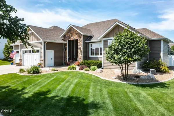 3316 Clairmont Road, Bismarck, ND 58503