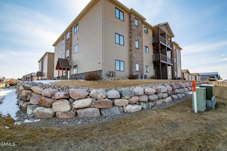 3415 Hamilton Street #4, Bismarck, ND 58503 - #2