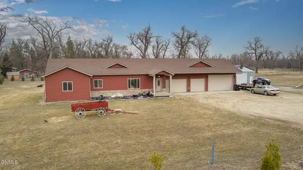 5728 Olive Tree Drive, Bismarck, ND 58503