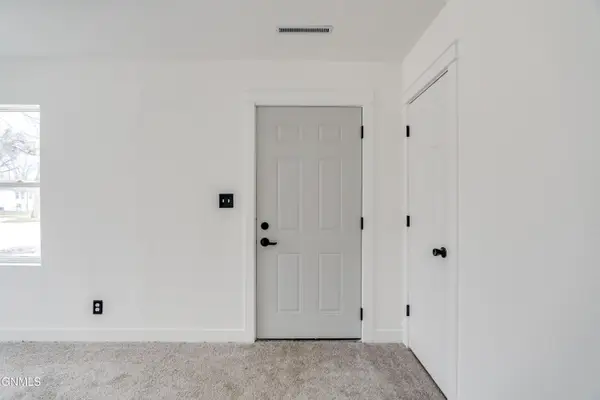 222 19th Street, Bismarck, ND 58501