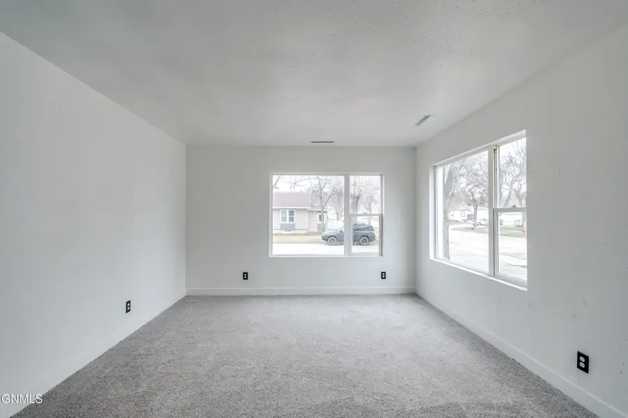 222 19th Street, Bismarck, ND 58501 - #3