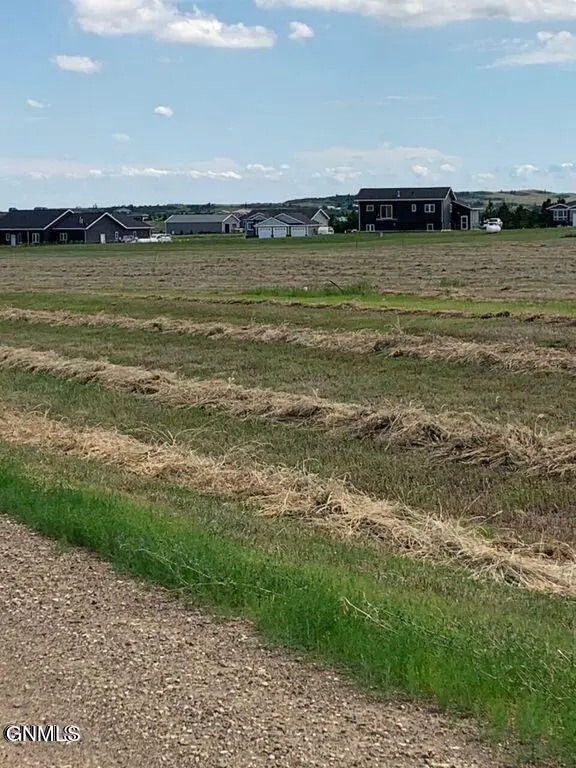 3 Spaniel Road, Mandan, ND 58554