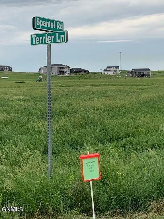 3 Spaniel Road, Mandan, ND 58554 - #2