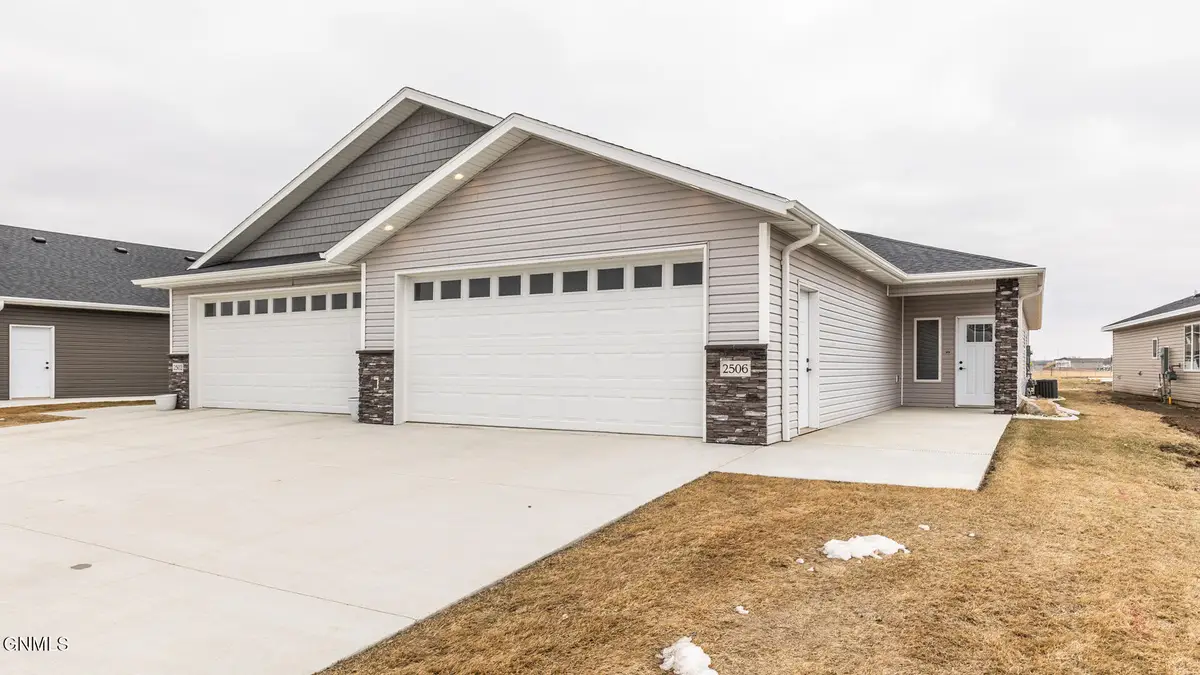 2506 34th Avenue Se, Mandan, ND 58554 - #1