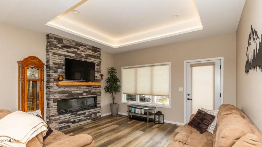 2506 34th Avenue Se, Mandan, ND 58554 - #2