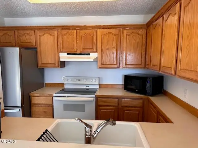 1634 Mapleton Avenue #5, Bismarck, ND 58503 - #3