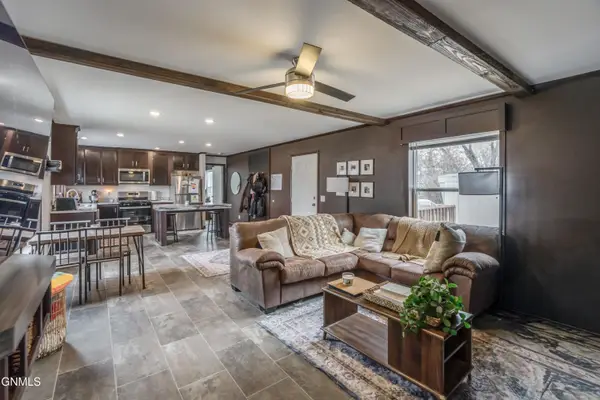 1008 Frontier Trail S, Mandan, ND 58554