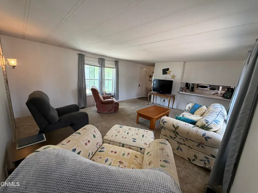 610 Yorkshire Lane, Bismarck, ND 58504 - #3