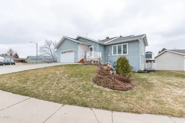 3851 Montreal Street, Bismarck, ND 58503