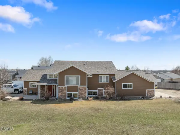2117/2119 23rd Street W, Williston, ND 58801