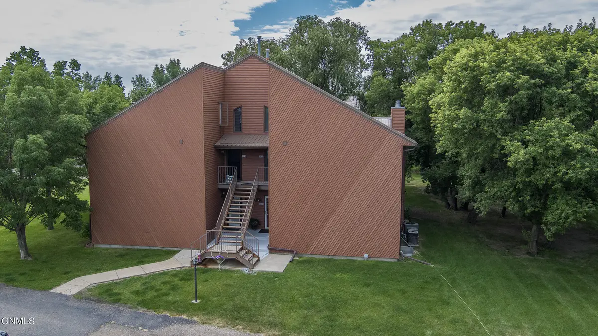 3022 Manchester Street, Bismarck, ND 58504 - #1