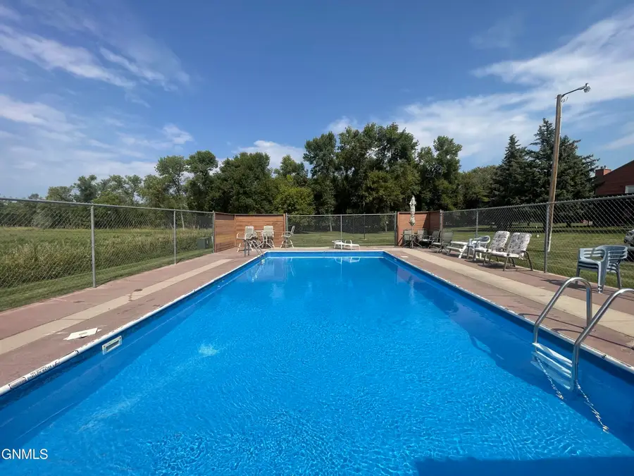 3022 Manchester Street, Bismarck, ND 58504 - #2