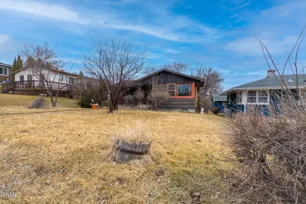 430 8th Avenue Nw, Valley City, ND 58072