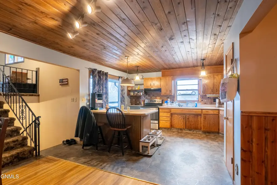 430 8th Avenue Nw, Valley City, ND 58072 - #2