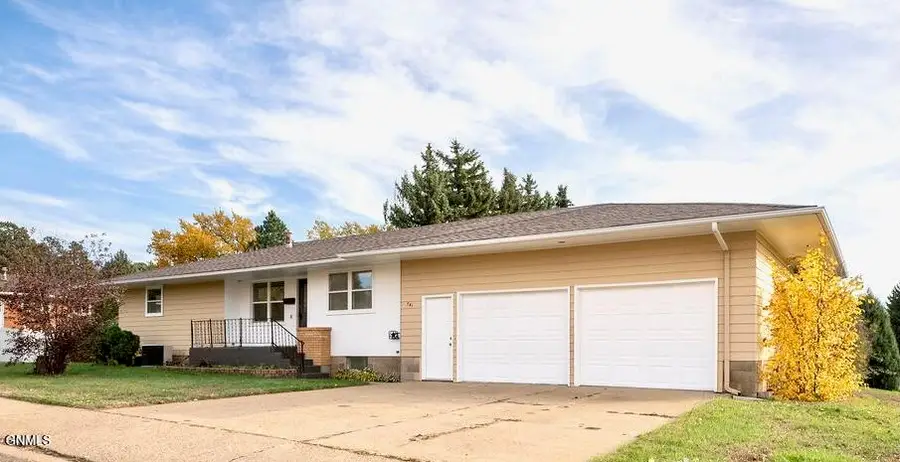 741 Empire Road, Dickinson, ND 58601 - #2