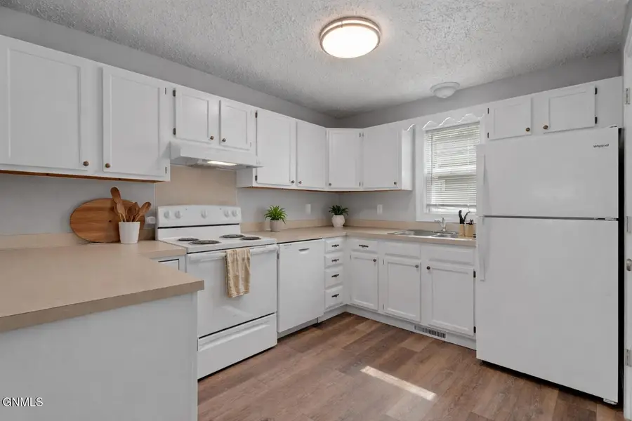 2984 Warwick Loop, Bismarck, ND 58504 - #2