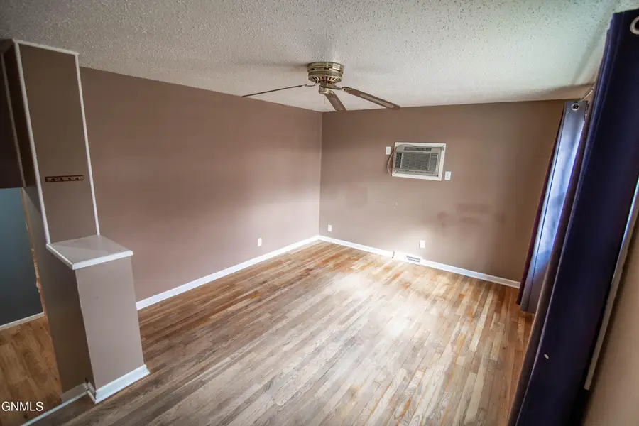 410 22nd Street, Bismarck, ND 58501 - #3