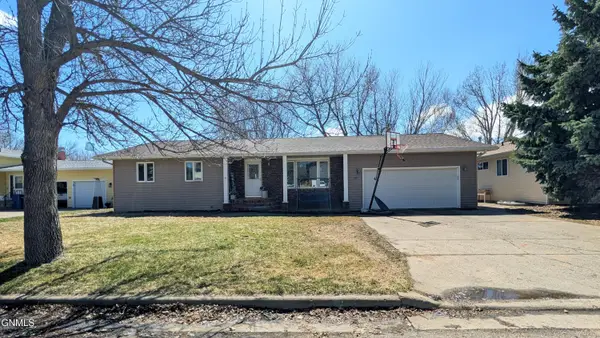 207 10th Street Nw, Beulah, ND 58523