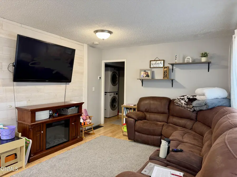 807 14th Avenue W, Williston, ND 58801 - #3