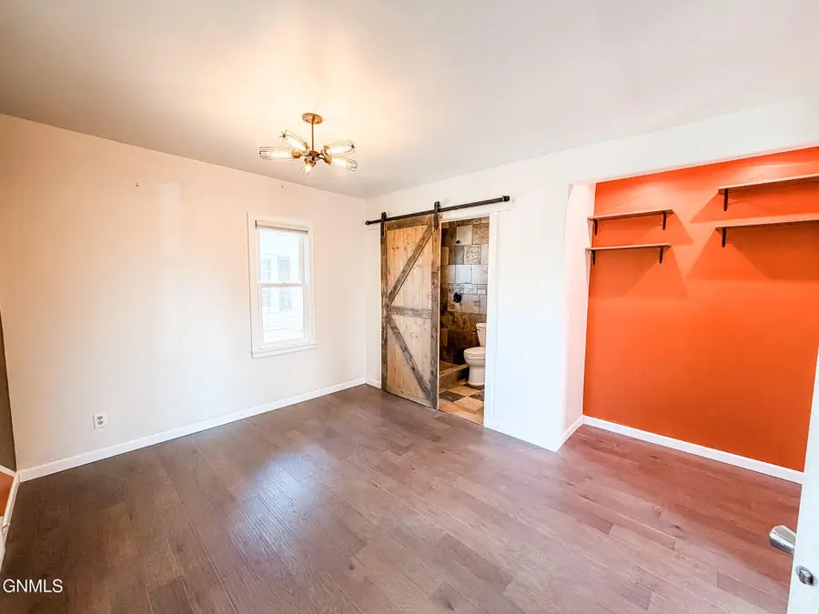 706 9th Avenue W, Williston, ND 58801 - #3