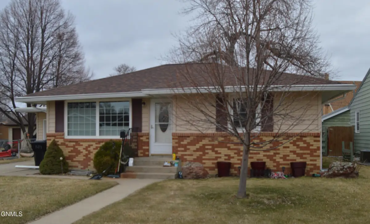 1414 1st Avenue E, Williston, ND 58801 - #1