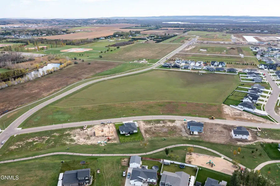 335 Kamrose Drive, Bismarck, ND 58504 - #3