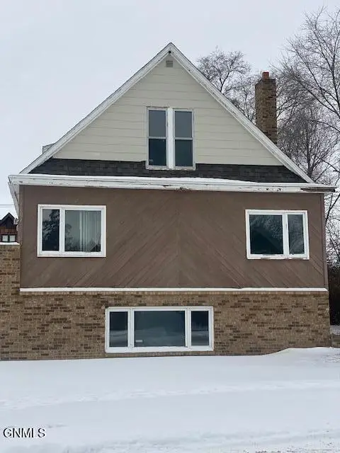 213 4th Street W, Dickinson, ND 58601 - #1