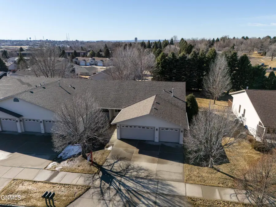 321 E Calgary Avenue, Bismarck, ND 58503 - #2