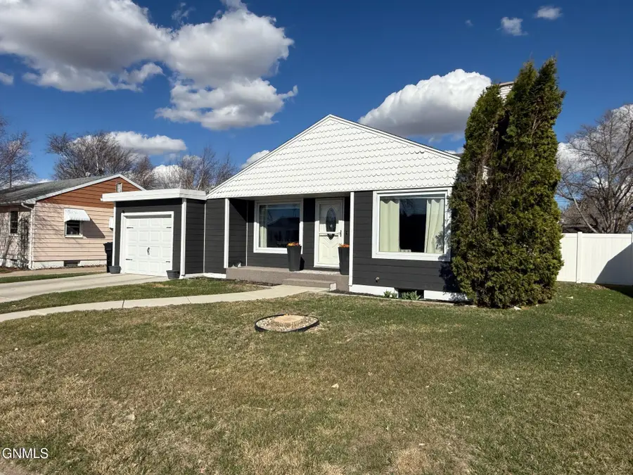 1620 1st Avenue W, Williston, ND 58801 - #3