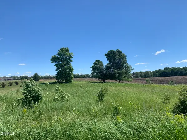 230 23rd Avenue Ne, Jamestown, ND 58401