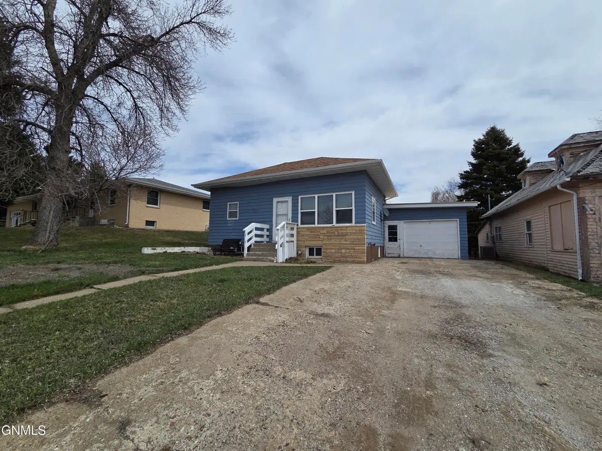 415 Court Street, Flasher, ND 58535 - #1