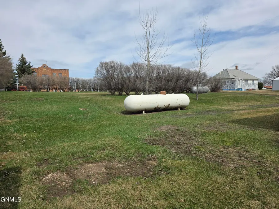 415 Court Street, Flasher, ND 58535 - #3