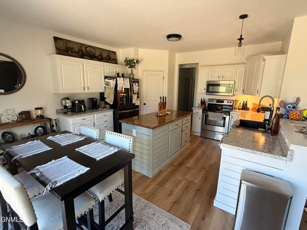 2605 2nd Street Ne, Watford City, ND 58854 - #1