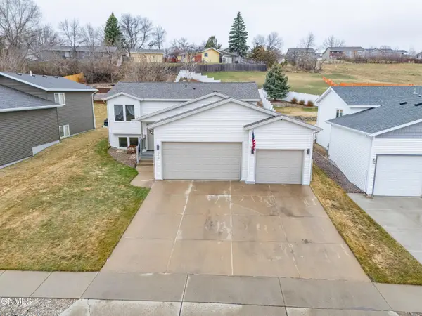 914 N 35th Street, Bismarck, ND 58501